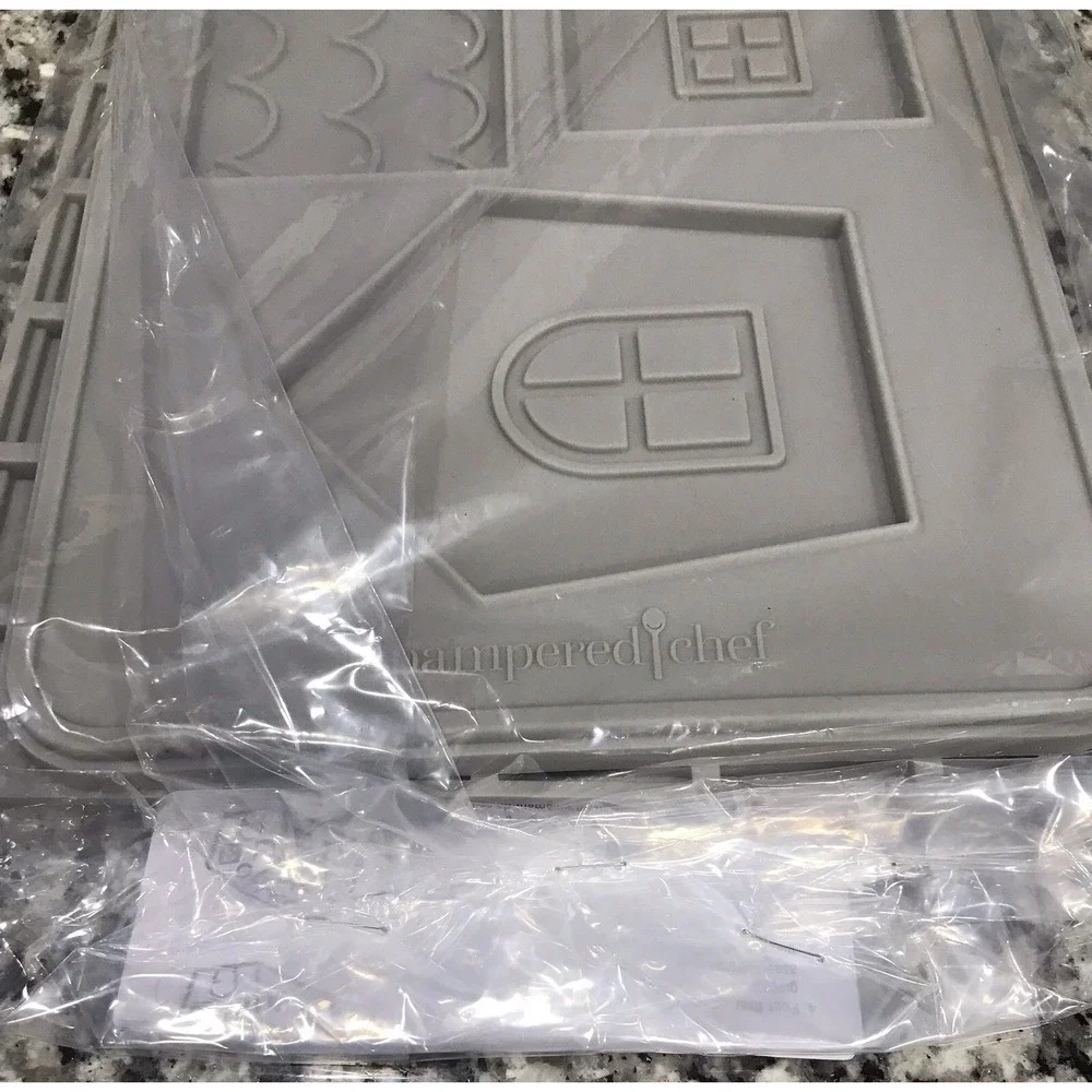 NEW Pampered Chef Gingerbread House Silicone Mold Set Cookie 100136
